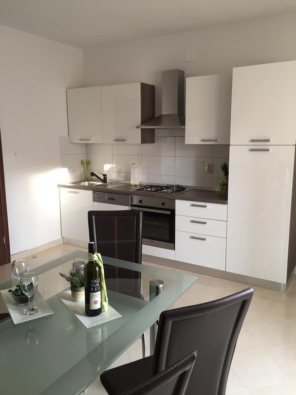 Apartment Ive โตรกีร์ ห้อง รูปภาพ