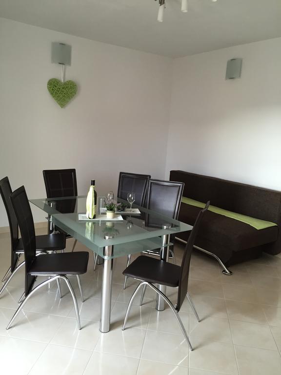 Apartment Ive โตรกีร์ ห้อง รูปภาพ