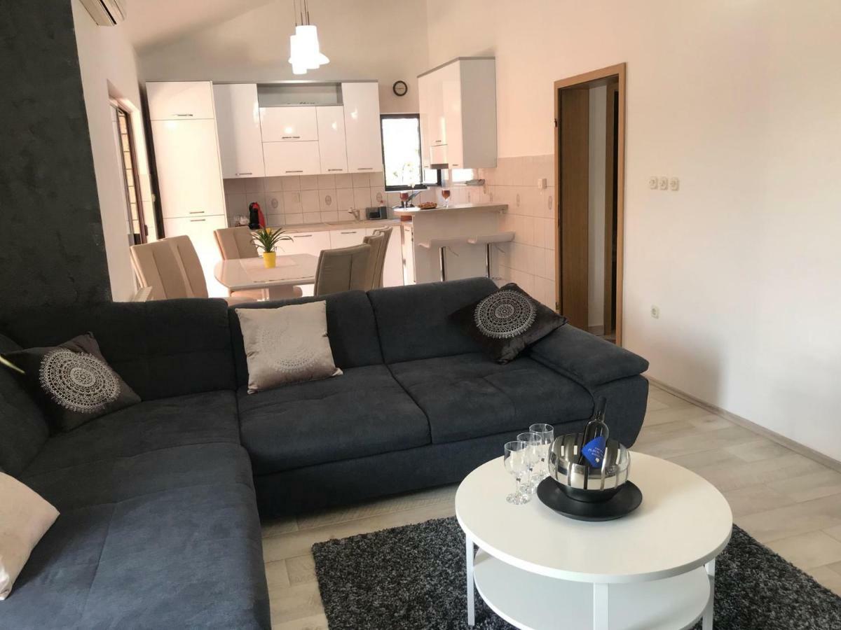 Apartment Ive โตรกีร์ ภายนอก รูปภาพ