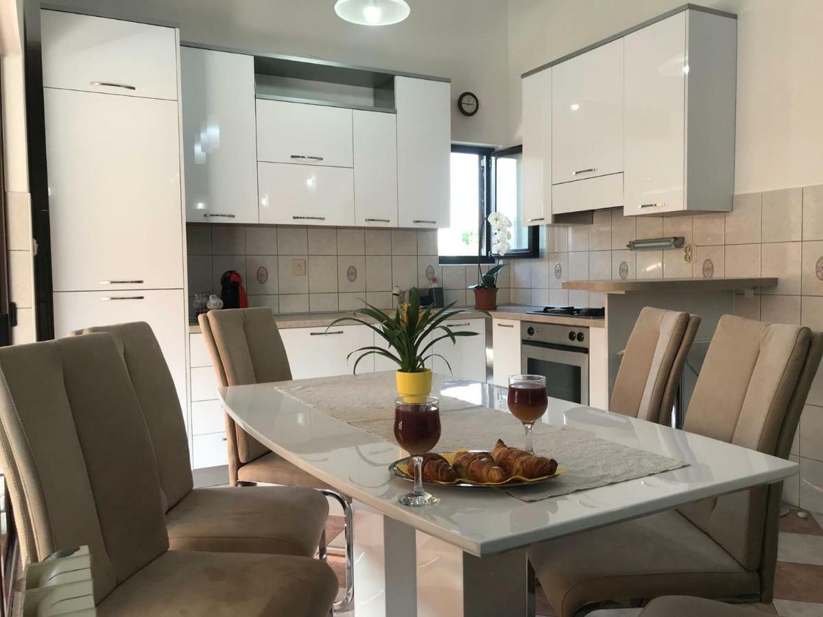 Apartment Ive โตรกีร์ ภายนอก รูปภาพ